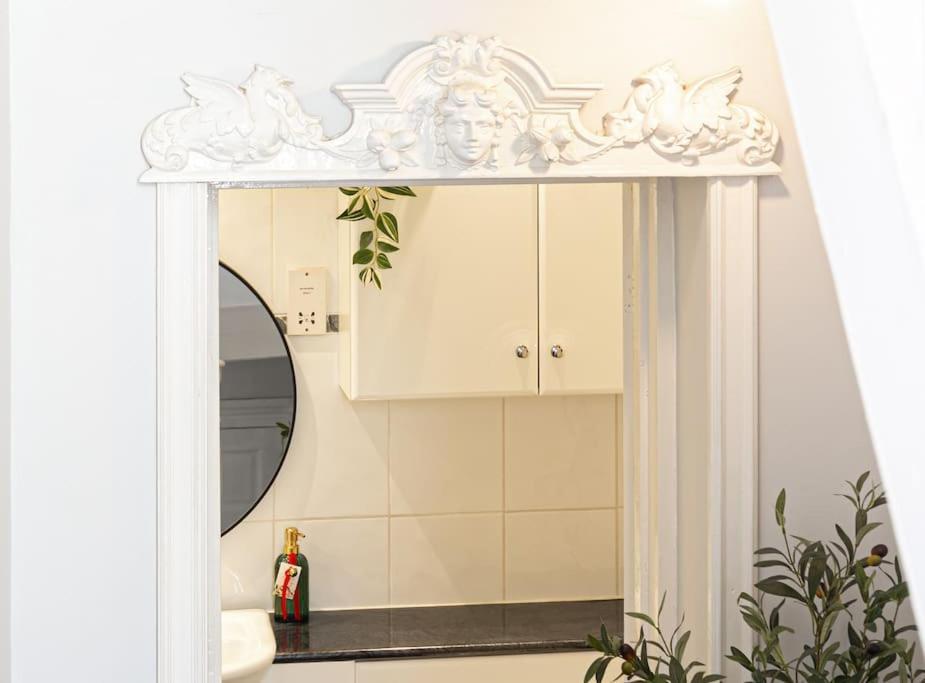 Regency Grade II Listed Townhouse By Centre And Beach Brighton Екстер'єр фото