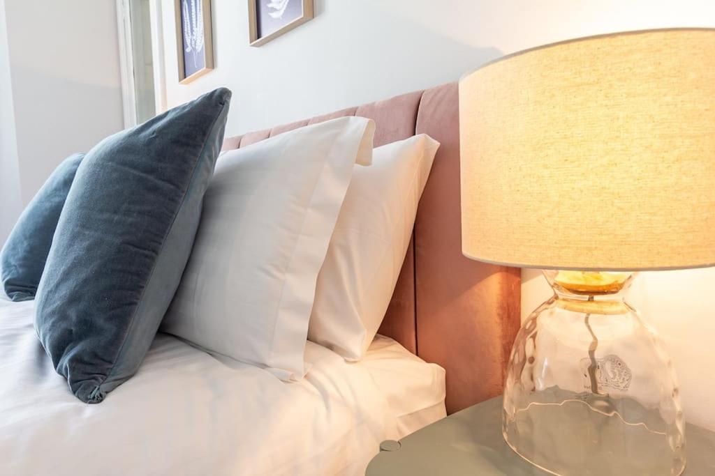 Regency Grade II Listed Townhouse By Centre And Beach Brighton Екстер'єр фото