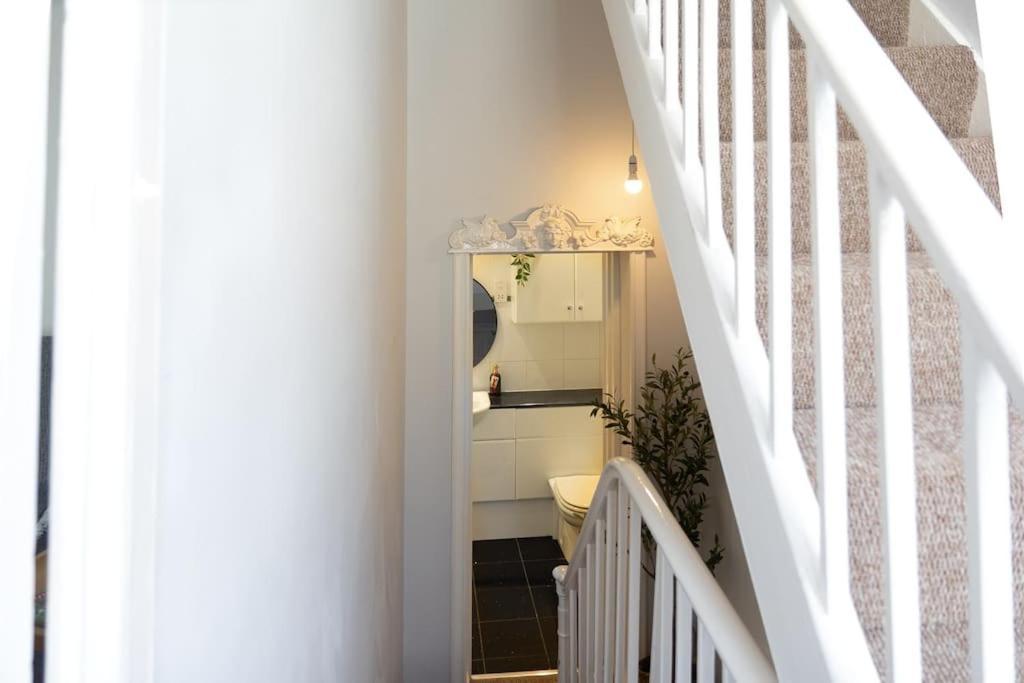 Regency Grade II Listed Townhouse By Centre And Beach Brighton Екстер'єр фото