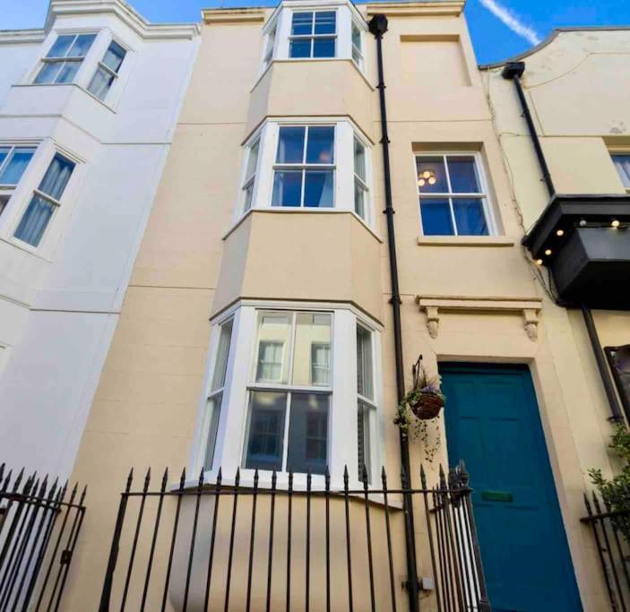 Regency Grade II Listed Townhouse By Centre And Beach Brighton Екстер'єр фото